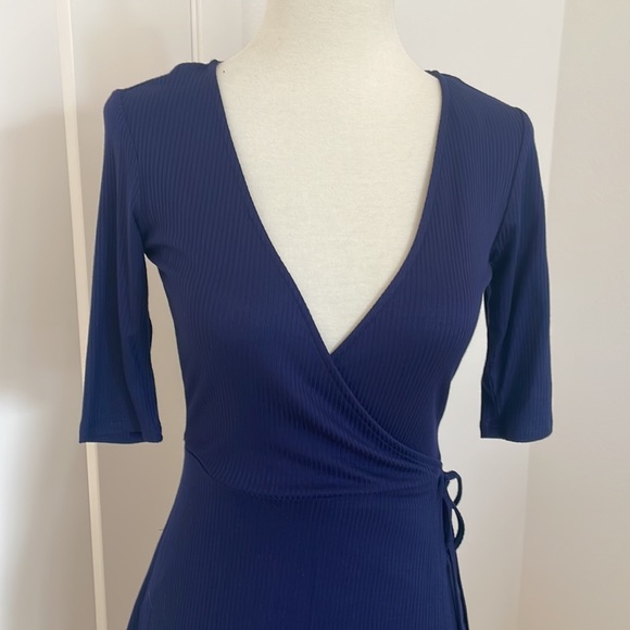 Navy Side Tie Dress with V Neck - Picture 2 of 7